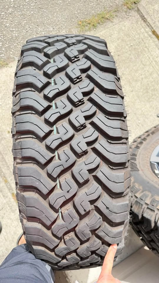 Like New Jeep Gladiator Wheels & Tires 🔥A/T LT285/70R17 - photo 3