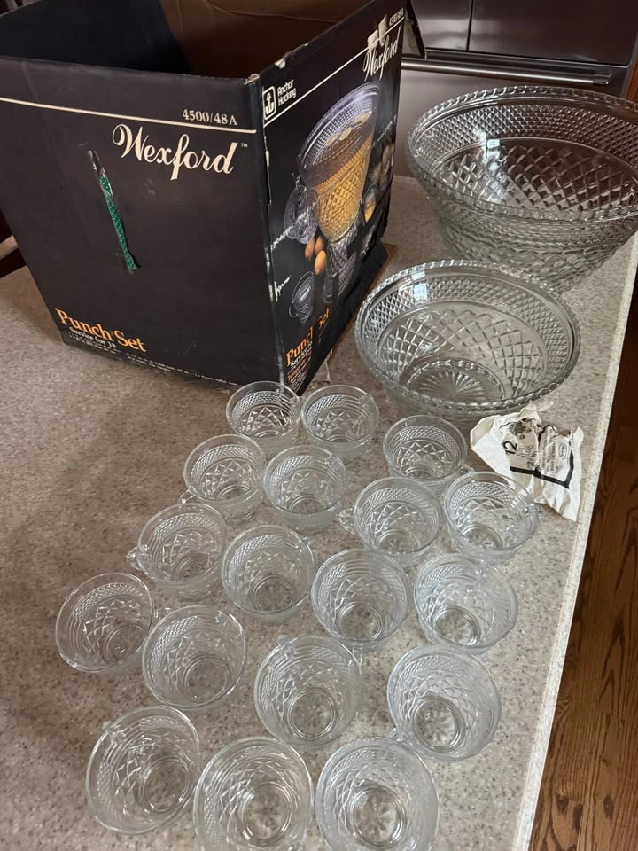 Vintage Anchor Hocking Wexford Punch Bowl Set w/ 18 Cups - photo 3