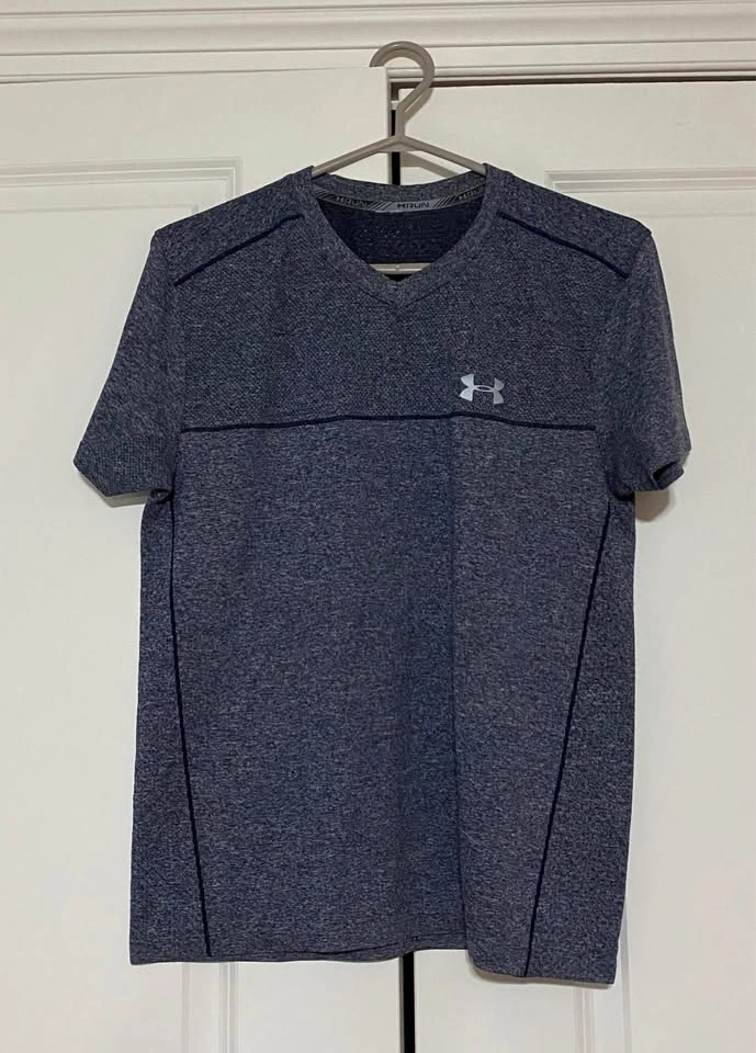 MENS UA FITTED ATHLETIC TEES (SMALL) *PLEASE READ INFO* - photo 2