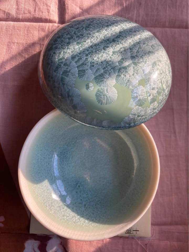 Japanese Porcelain Container - photo 2