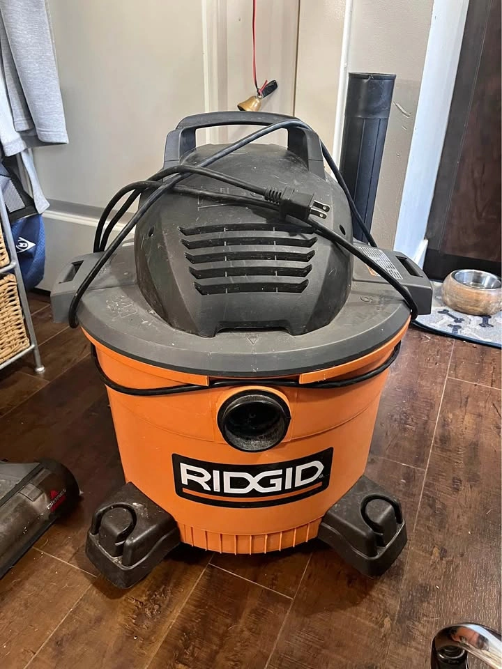 RIDGID 9 Gallon Wet/Dry Shop Vacuum