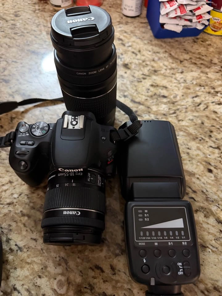 Canon EOS Rebel SL2 DSLR Camera w/ 18-55mm & 75-300mm Lenses & S - photo 5