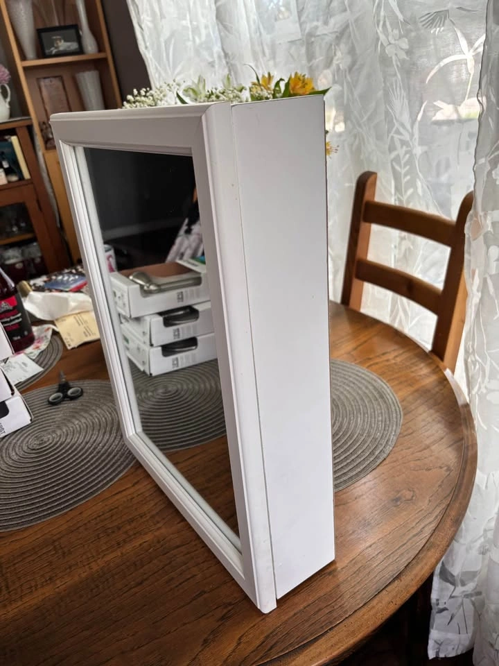 White Medicine Cabinet - photo 2