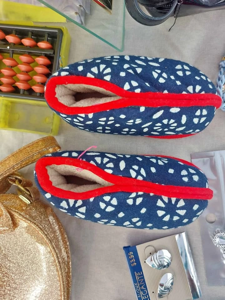 Cute Chinese Shoes for Baby or Decoration