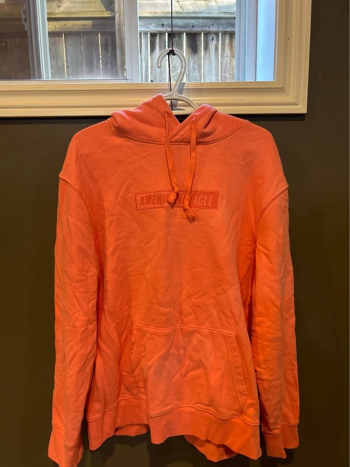 American Eagle Men's Medium Salmon Hoodie