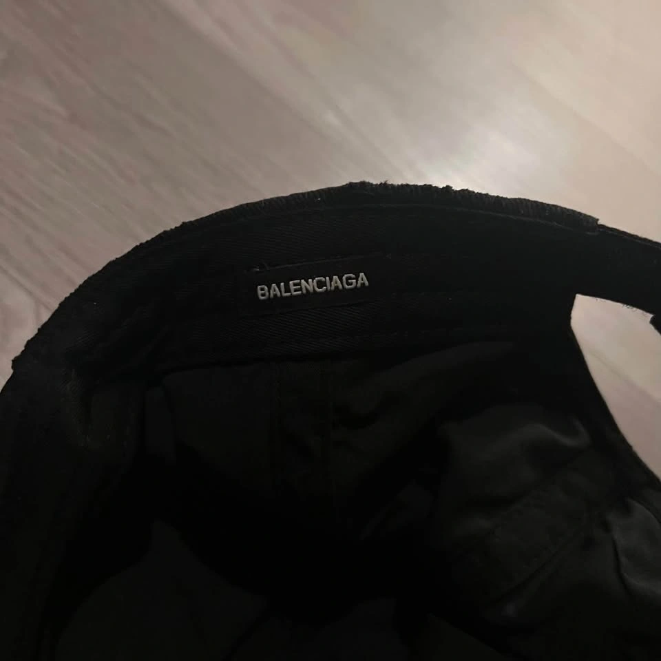 Balenciaga Metal Logo Cap - photo 5