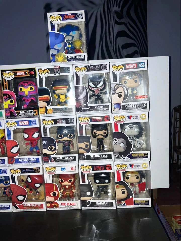 Marvel & DC Mixed Funko Pop Lot - photo 3