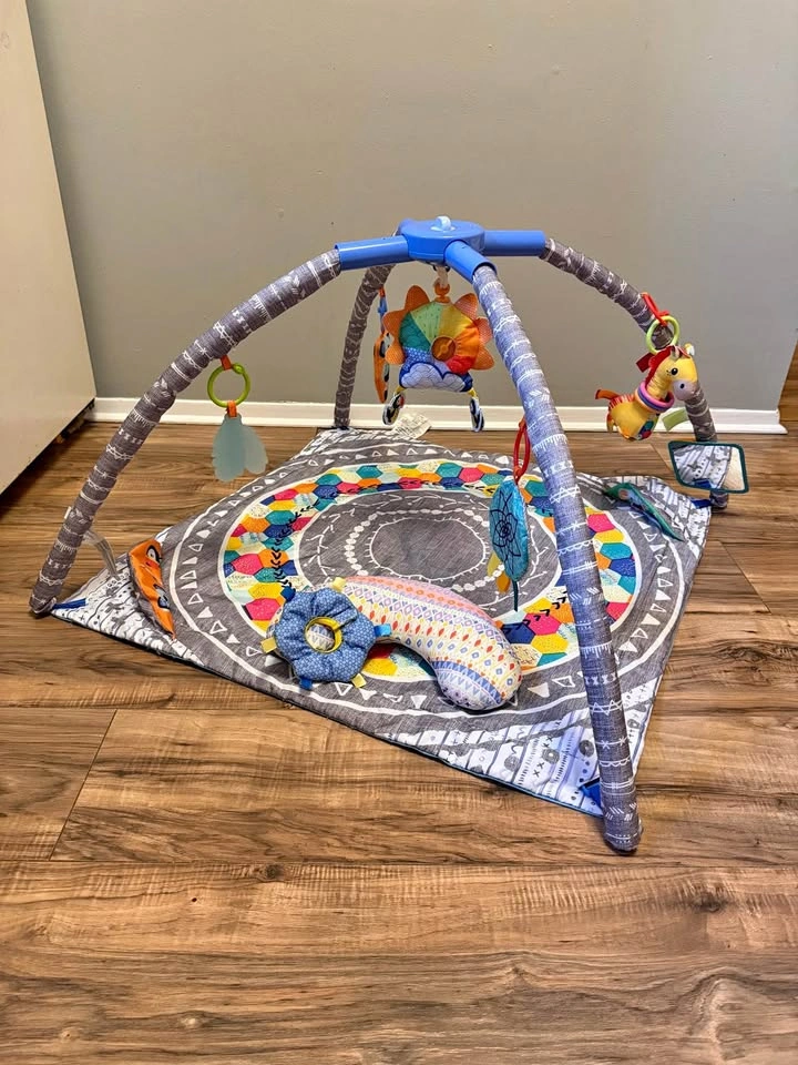 Infantino 4-in-1 Twist & Fold Musical Mobile Gym