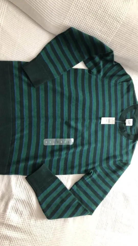 GAP Youth Long Sleeve Sweater - BNWT