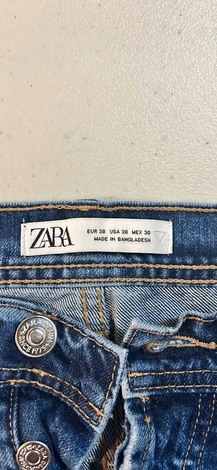 Zara Ripped Jeans - W30