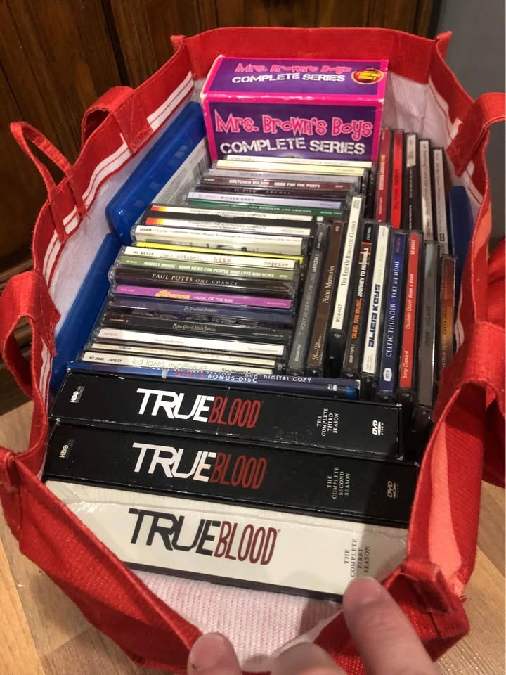 Huge mixed bag of TV Shows on DVD, CDs, and Blu-Rays - photo 2