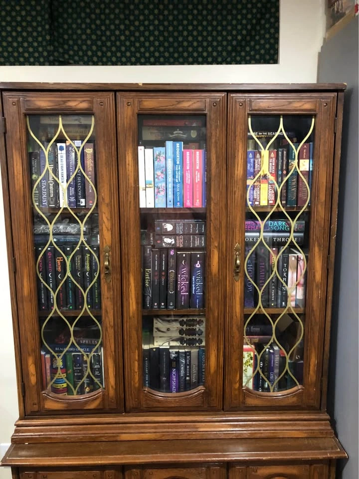 2 piece cabinet. Pick up ASAP! - photo 2