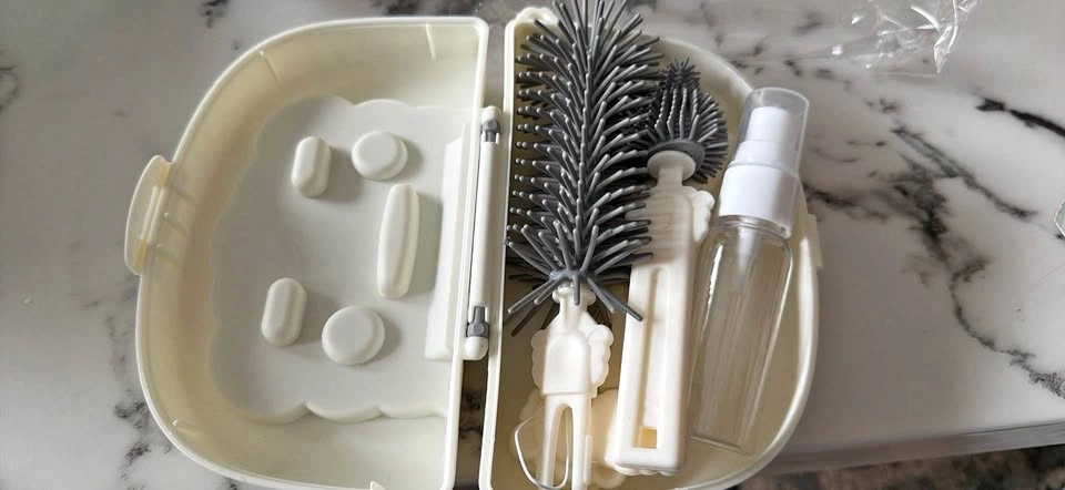 7 in 1 Travel Bottle Brush Set - Lion Design