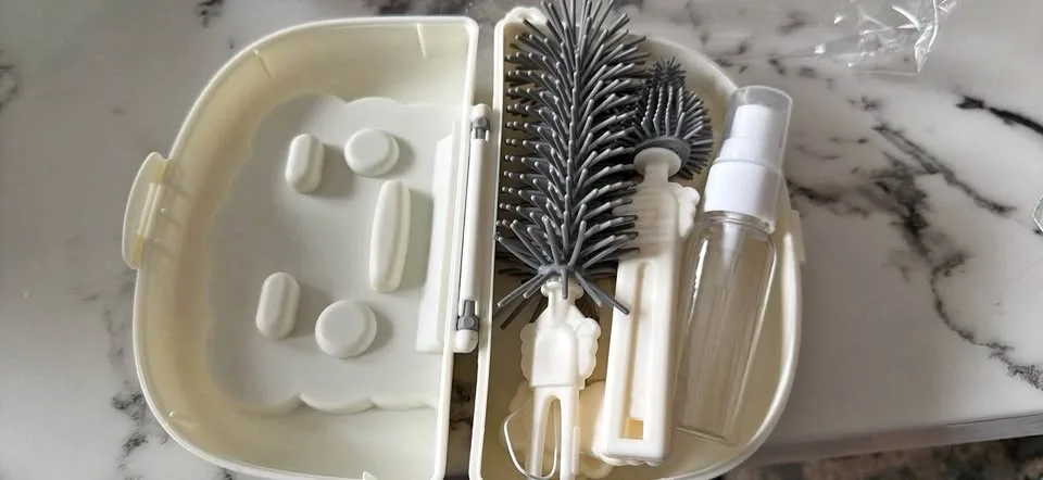 7 in 1 Travel Bottle Brush Set - Lion Design