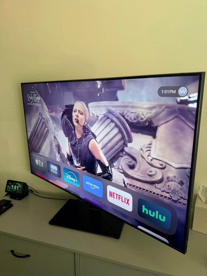 LG 50 inch 4K LED TV 8000 Series with Perlsmith Swivel Stand - photo 4