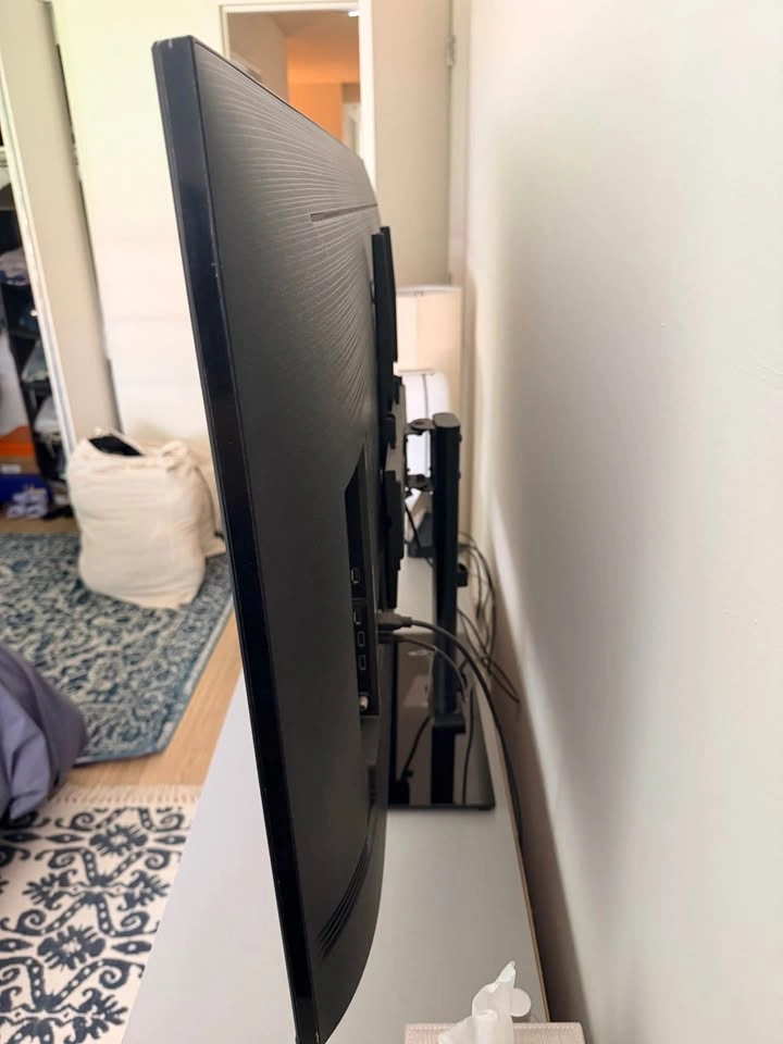 LG 50 inch 4K LED TV 8000 Series with Perlsmith Swivel Stand - photo 5