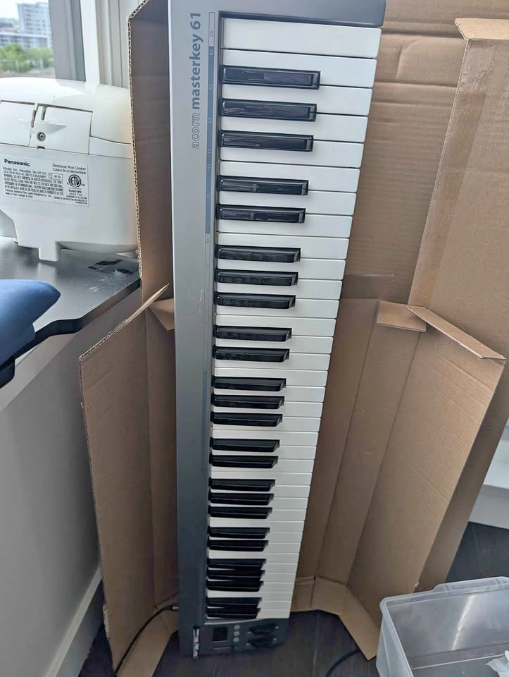 Acorn Masterkey Midi Keyboard