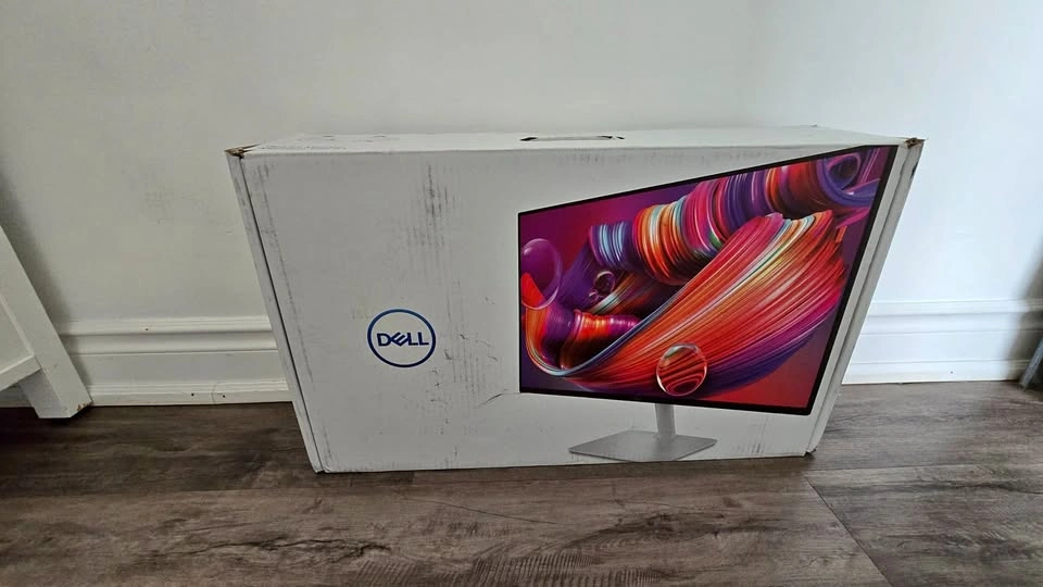 DELL 24 INCH MONITOR - NEW
