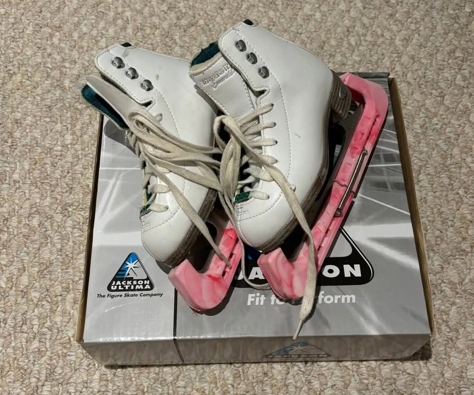 Kids/Small Skates - $35 each - photo 5