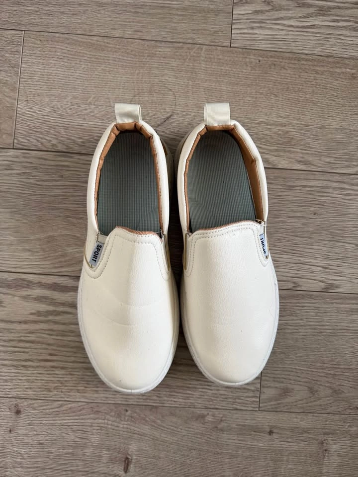 Men’s White Slip-On Shoes Size 42 - photo 2