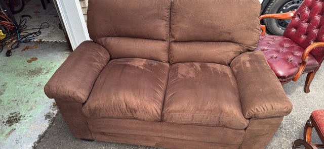 Brown Loveseat Couch – Comfortable 2 Seater