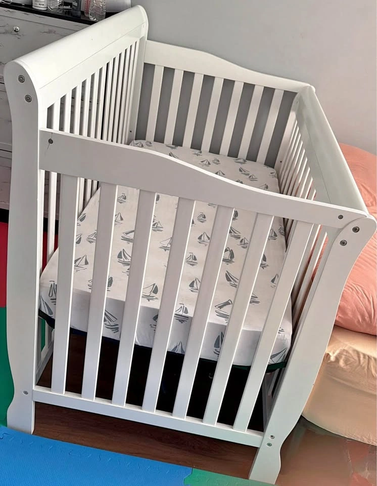 3-in-1 Convertible Crib (Like New) - Grows with Baby!