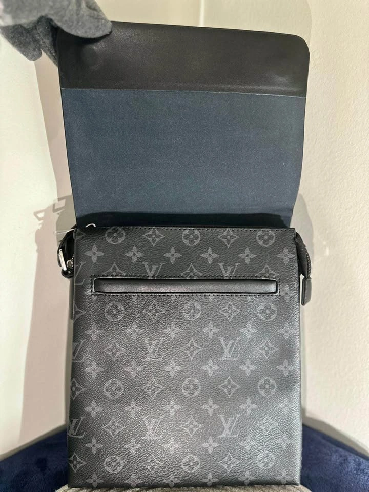 LV Louis Vuitton Black Monogram Eclipse Messenger Crossbody Bag - photo 3