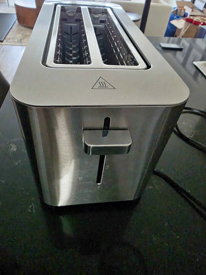 4 slice Toaster