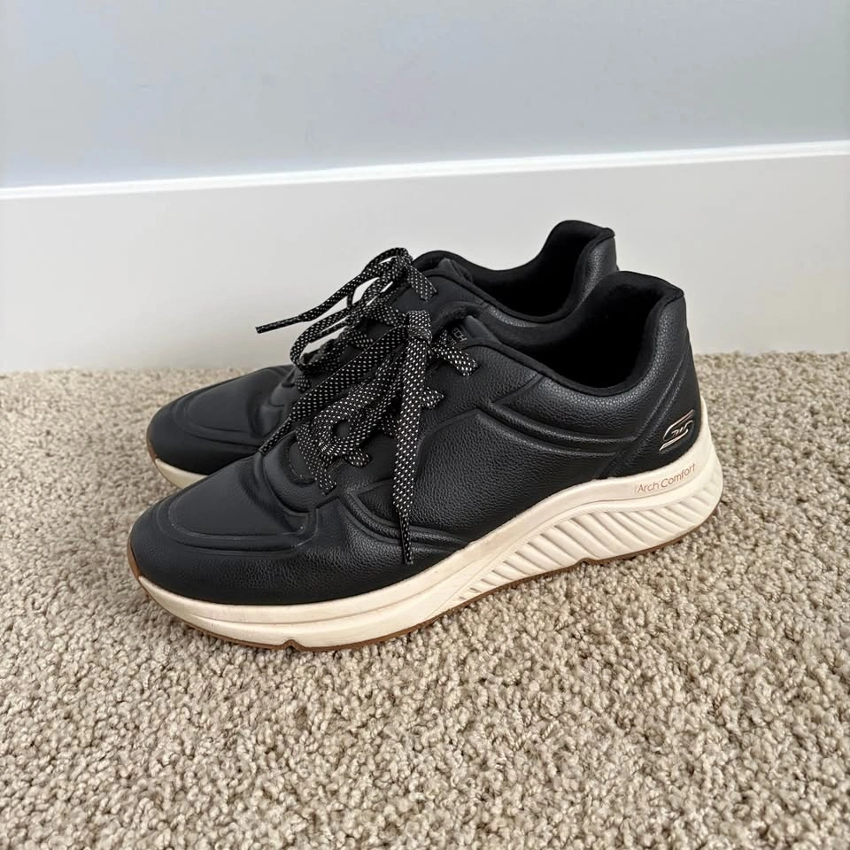 Skechers Women's 8.5 Bobs Squad Arch Comfort Black White Sneaker