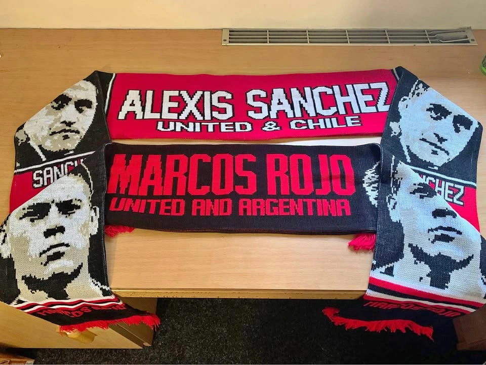 Brand new Manchester United scarfs