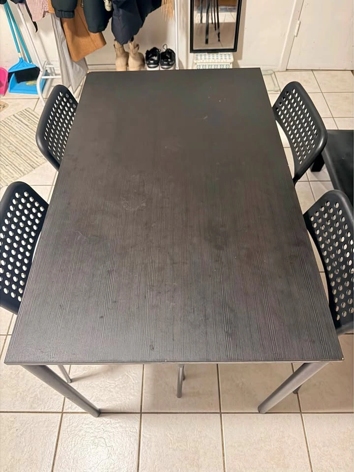 Dining table set (4 chairs + 1 table)