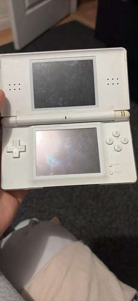 Nintendo DS Lite (Negotiable) - photo 3