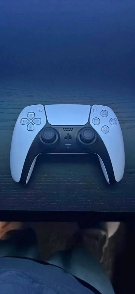 Base model Ps5 controller