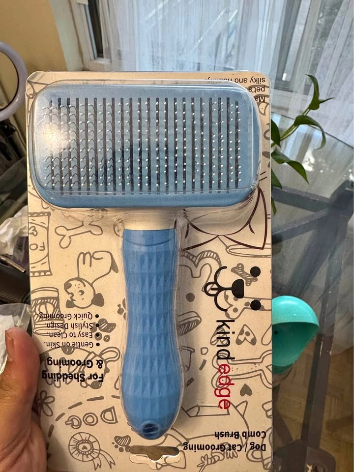 Self-Cleaning Slicker Brush for Pets