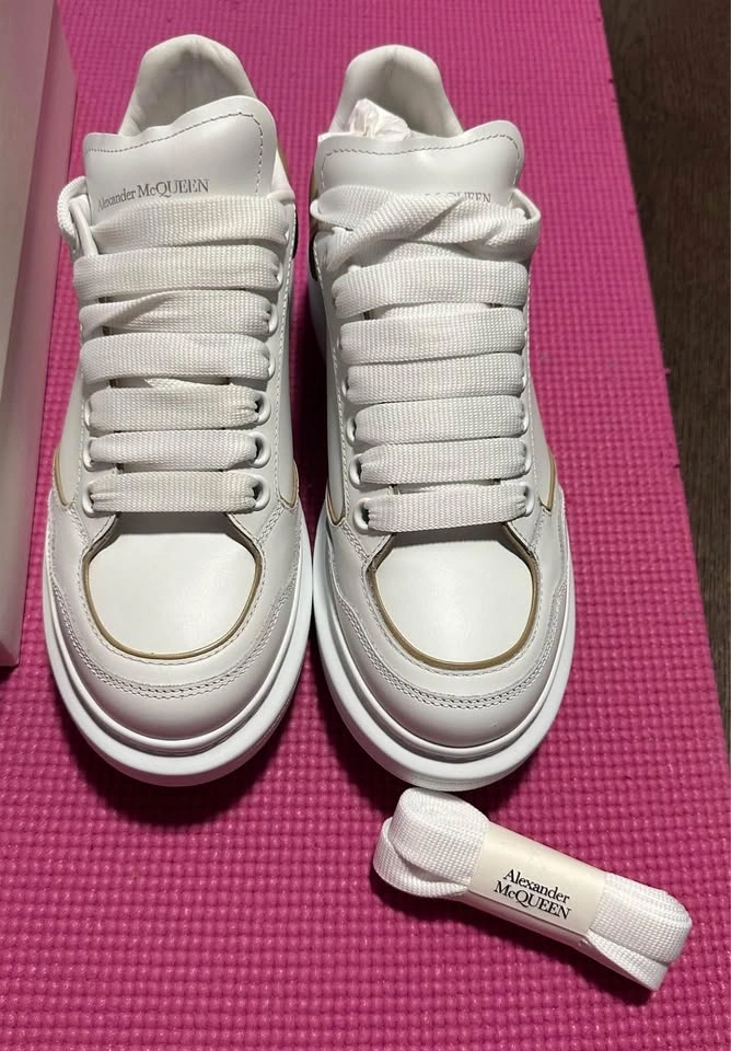 Authentic Alexander McQueen Sneakers - Size 38.5 - photo 3