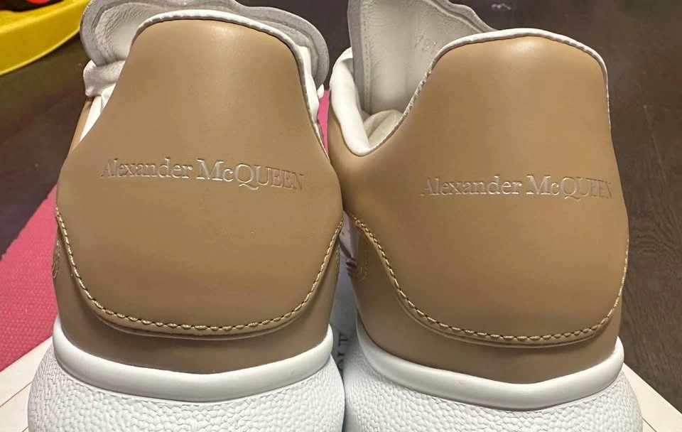 Authentic Alexander McQueen Sneakers - Size 38.5 - photo 5
