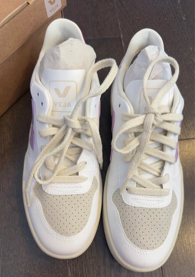 New - VEJA Sneaker - photo 5
