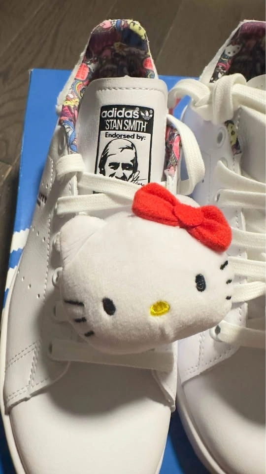 Adidas Hello Kitty Sneaker US 7 - photo 2