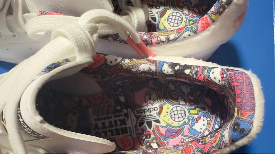 Adidas Hello Kitty Sneaker US 7 - photo 5