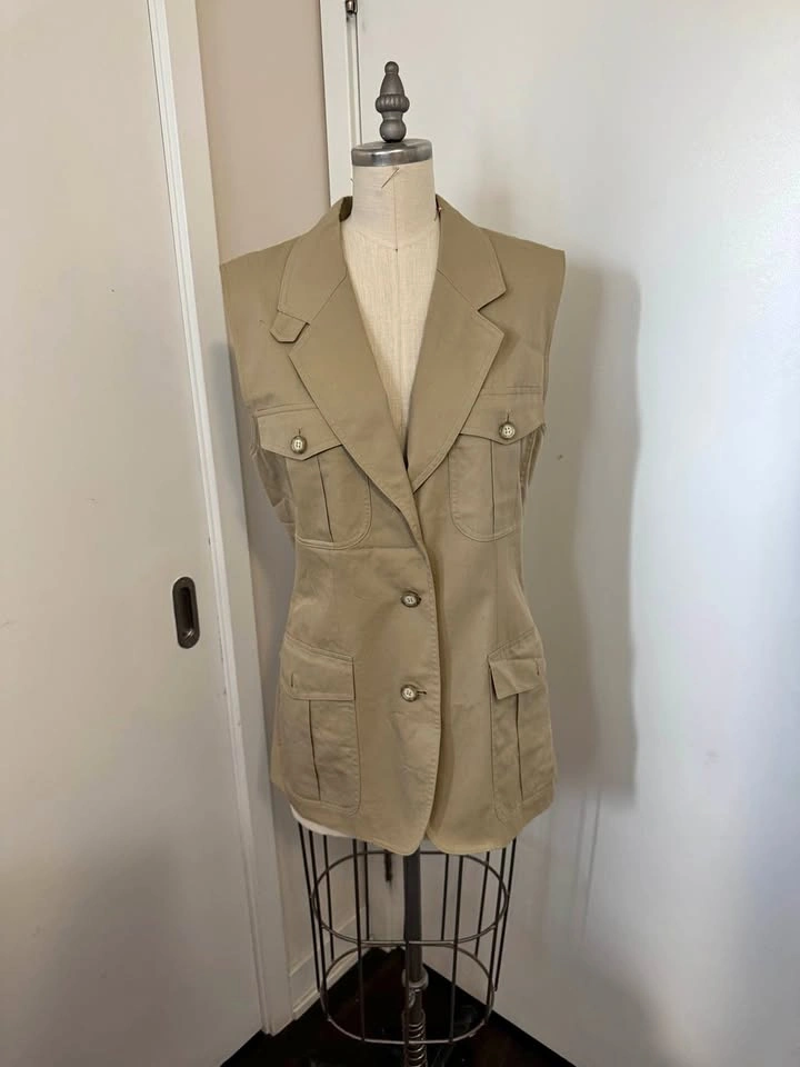Ladies Size Medium Holt Renfrew Vest New Never Worn