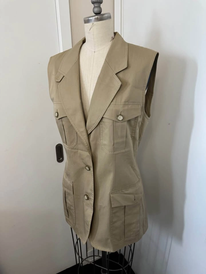 Ladies Size Medium Holt Renfrew Vest New Never Worn - photo 2