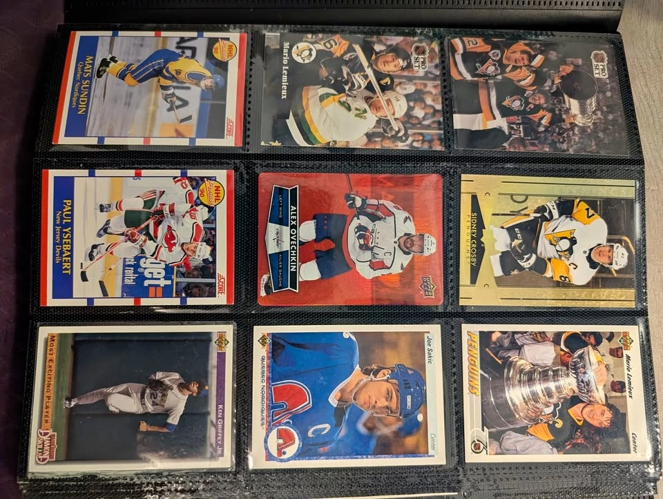 Collector’s Hockey Card Starter Kit - Full Binder + 2 Extra Book