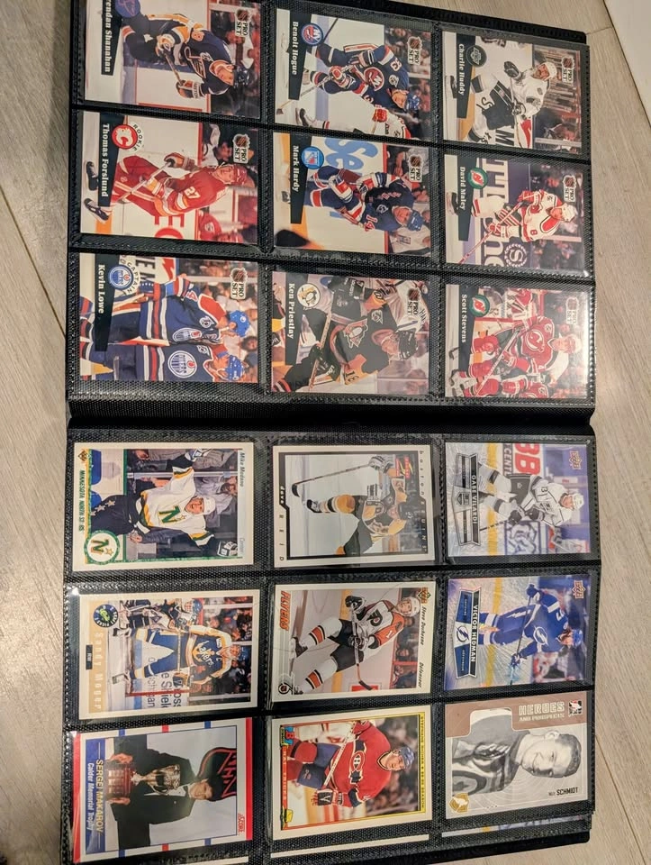 Collector’s Hockey Card Starter Kit - Full Binder + 2 Extra Book - photo 3