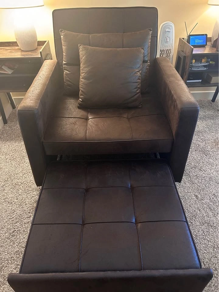 Perfect Condition Convertible Recliner Chair - photo 3