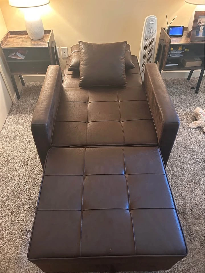 Perfect Condition Convertible Recliner Chair - photo 5