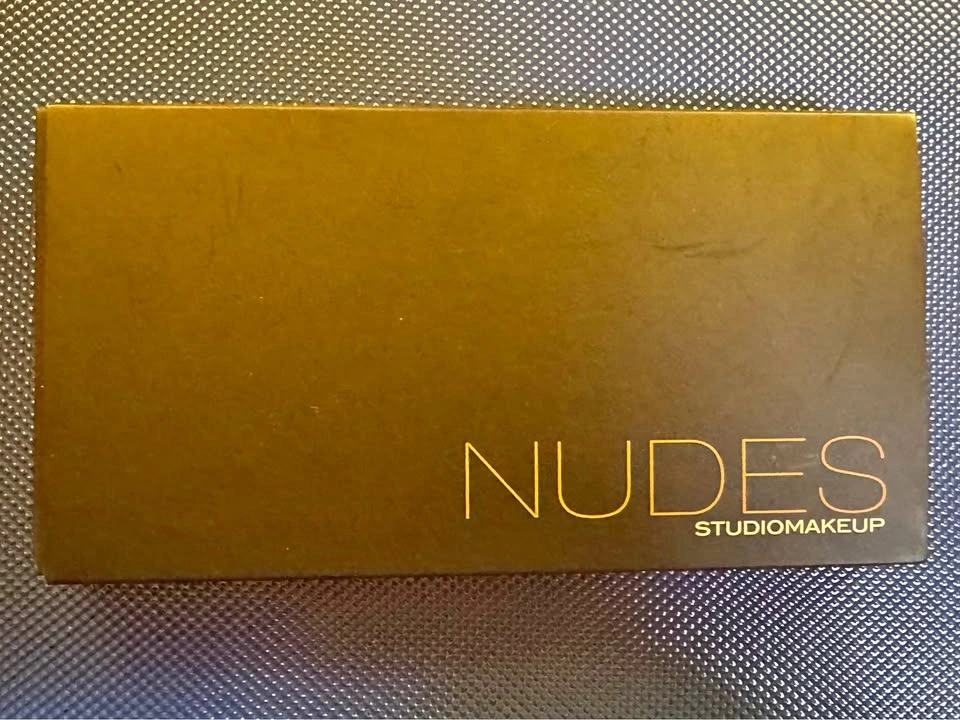 STUDIOMAKEUP NUDES Eyeshadow Palette