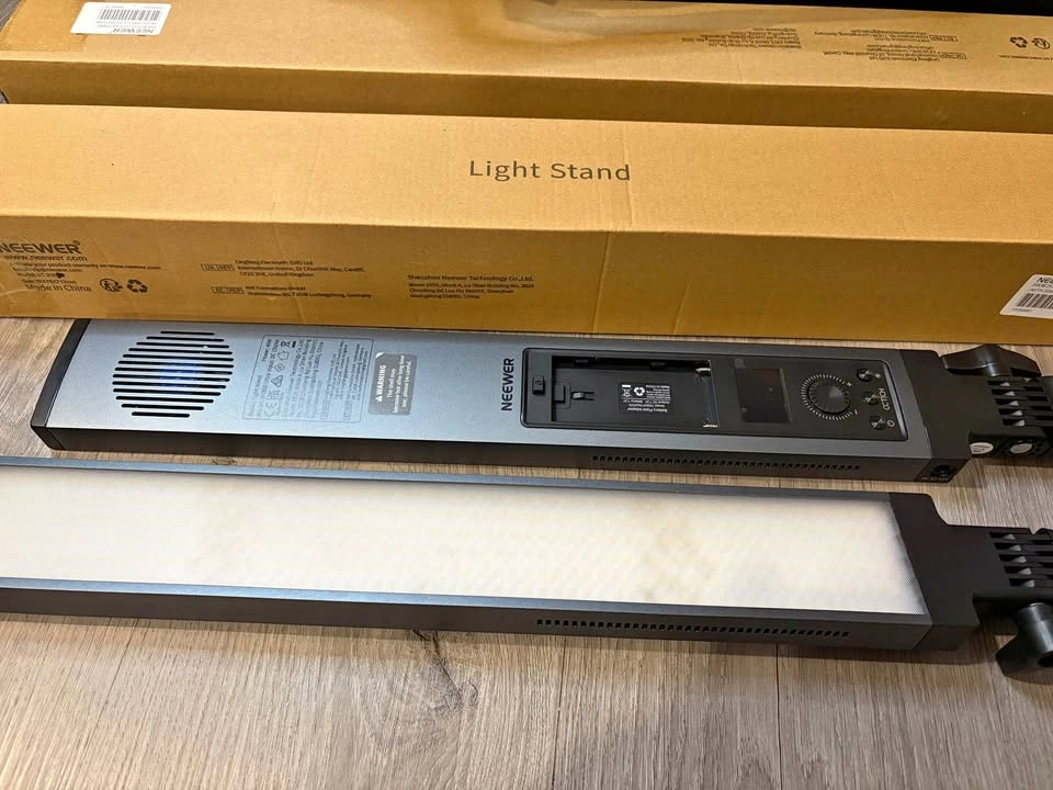 Neewer BH20B Light Sticks Kit with Stands and Bag