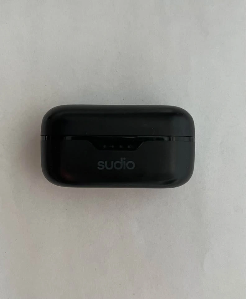 Sudio T3 Charging Case – Excellent Condition - photo 3