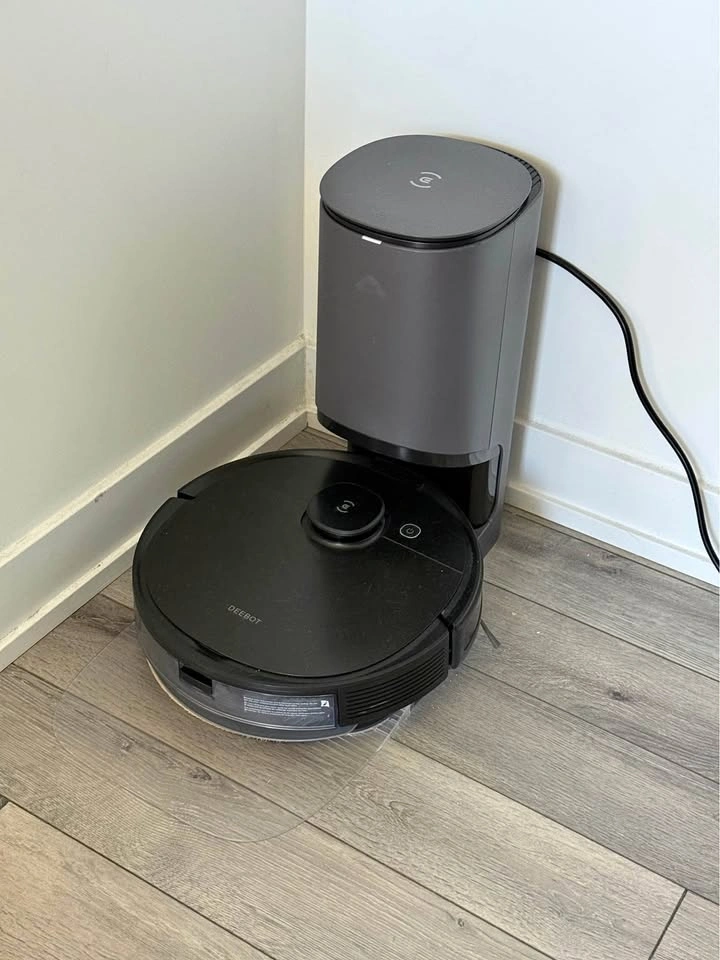Deebot Roomba Vacuum and Mop Robot