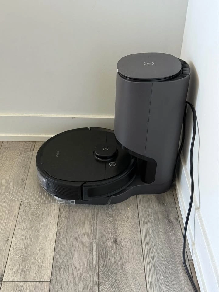 Deebot Roomba Vacuum and Mop Robot - photo 2